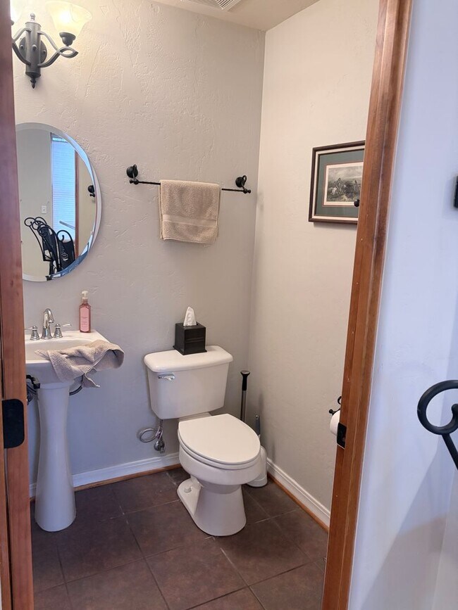 Foto del edificio - Fully furnished townhome