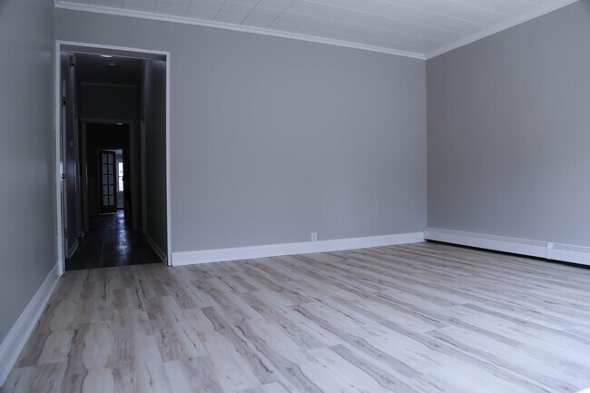 Building Photo - 1652 N Kedvale Ave