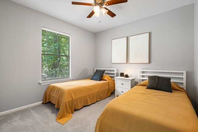 Building Photo - 4 Basal Briar Ct