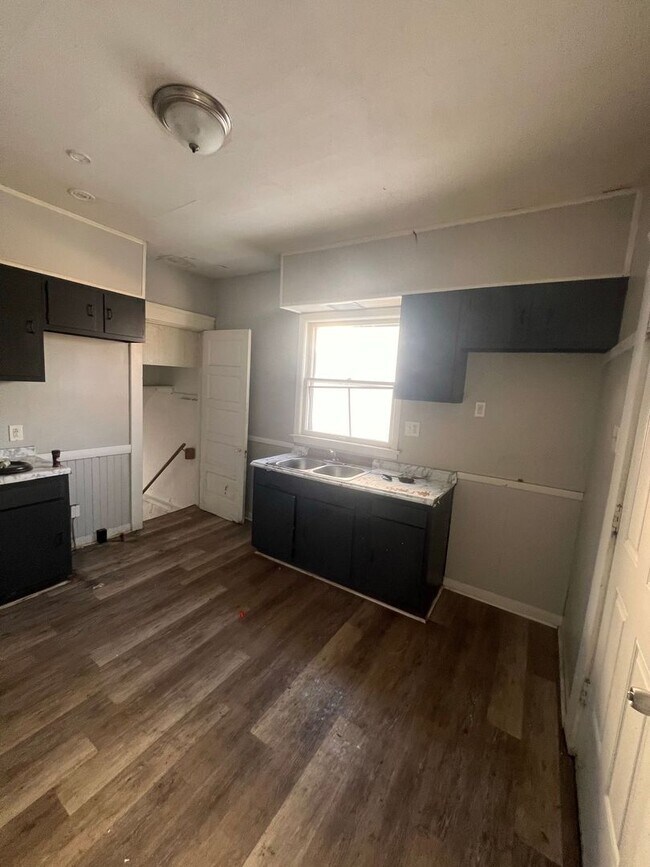 Building Photo - 839 E 146th St