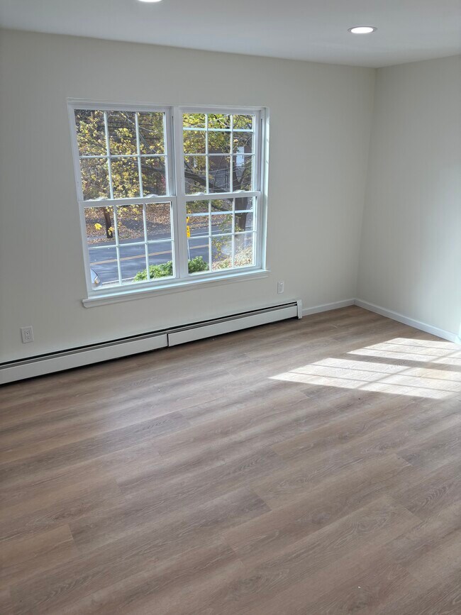 Foto del edificio - 160 McKay Rd