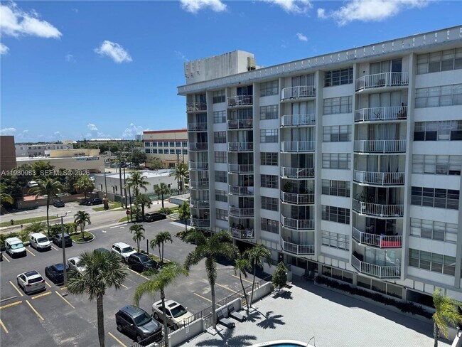 Foto del edificio - 16740 NE 9th Ave