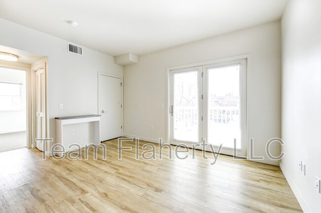 Building Photo - 1220 Mapleton Ave