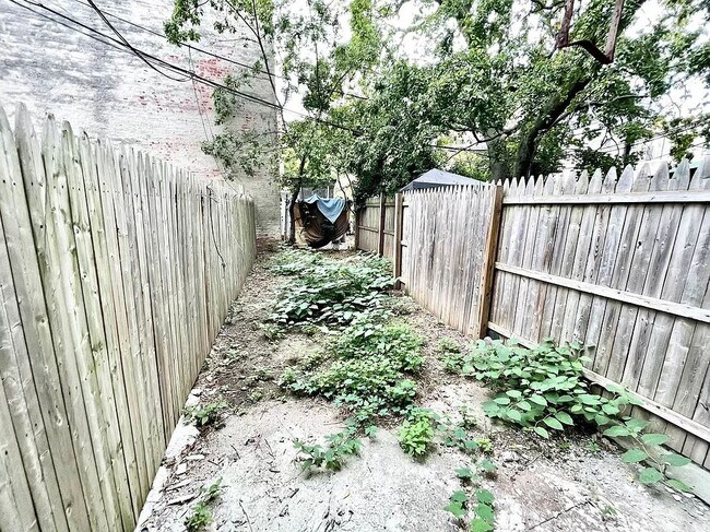 Building Photo - 150 Patchen Avenue