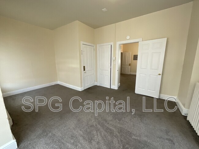 Foto del edificio - 150 S Pine St