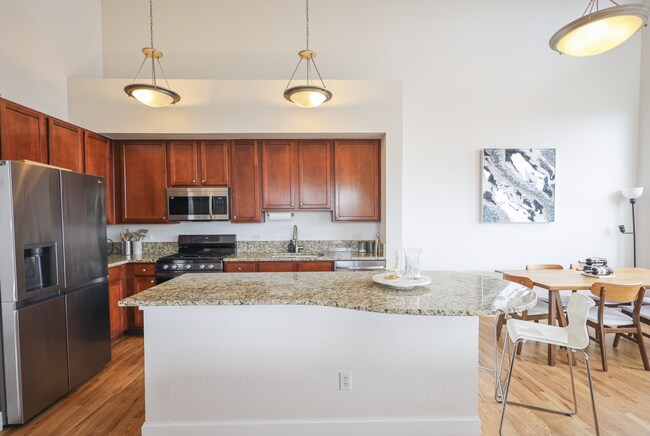 Building Photo - Gorgeous 1 bed 1 bath in an amazing location