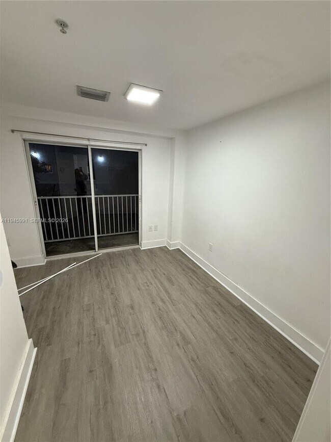 Foto del edificio - 821 SW 2nd St