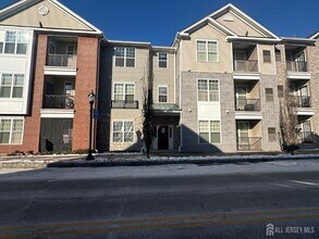 Building Photo - 45 Roosevelt Ave