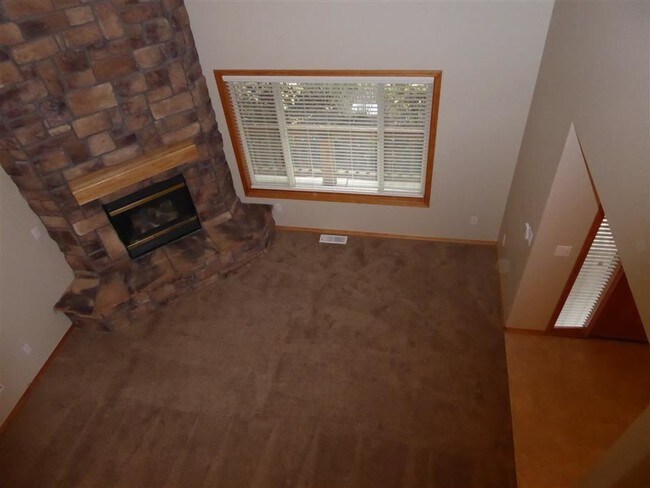 Building Photo - 3 br, 2.5 bath House - 19953 SW Porcupine ...