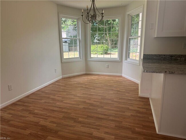 Foto del edificio - Beautiful 3 Bedroom 2.5 Bathroom Home in Lynnhaven