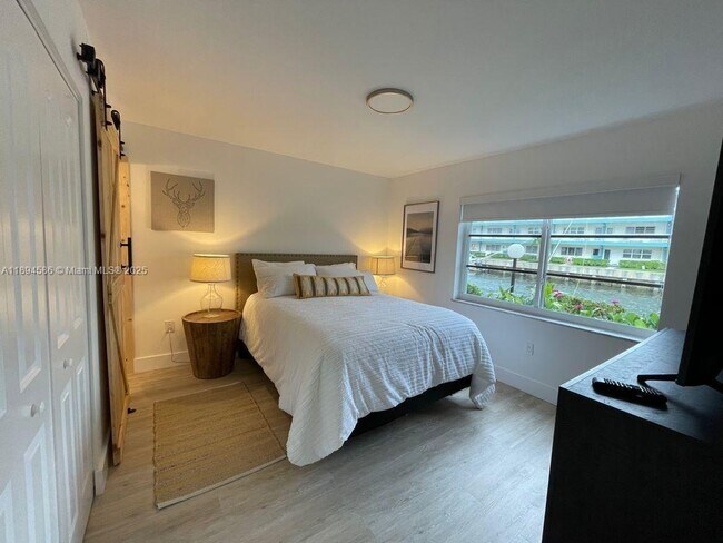 Foto del edificio - 3944 NE 167th St