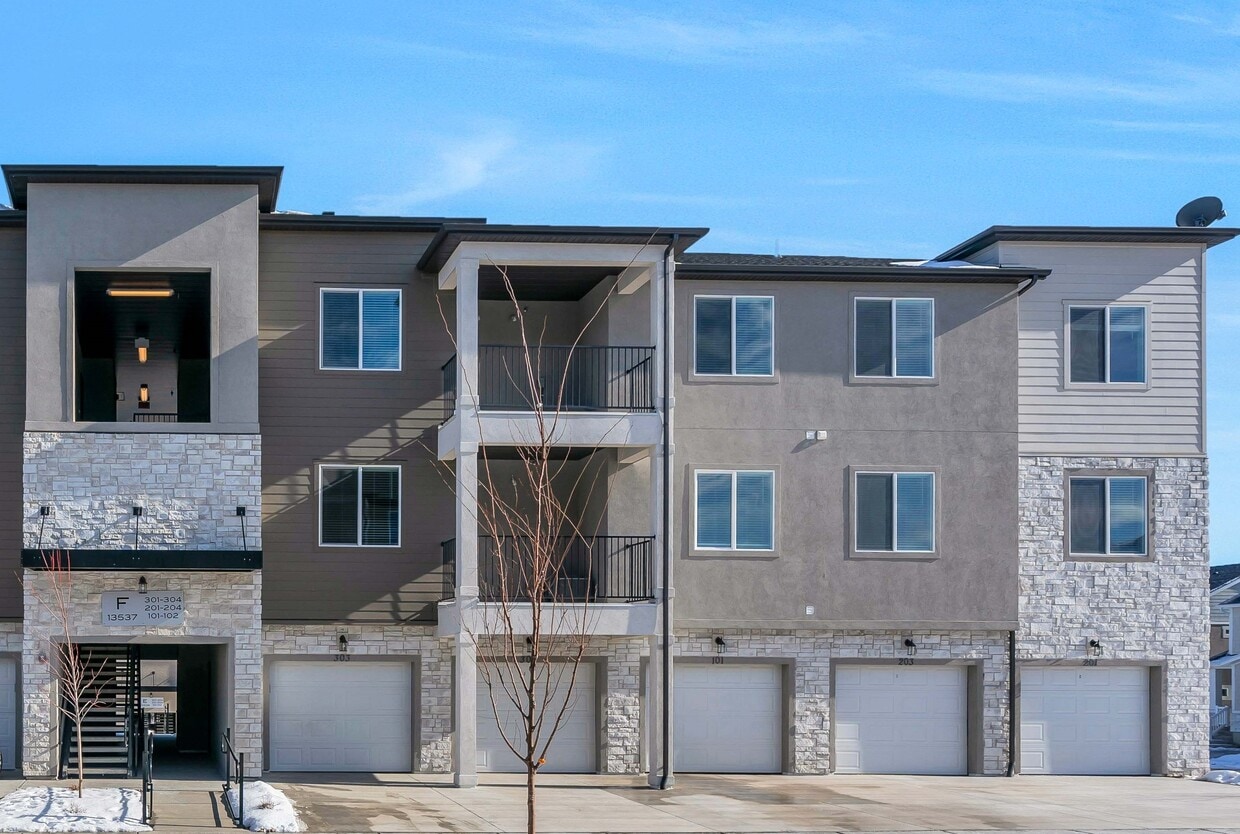 13537 S Commodus Dr Unit Building F 303, Riverton, UT 84096 Condo for
