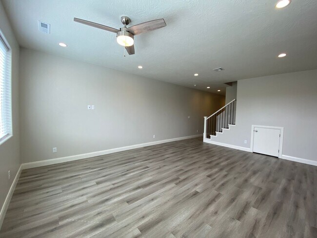 Foto del edificio - BRAND NEW 3 BEDROOM SAND HOLLOW TOWNHOME F...