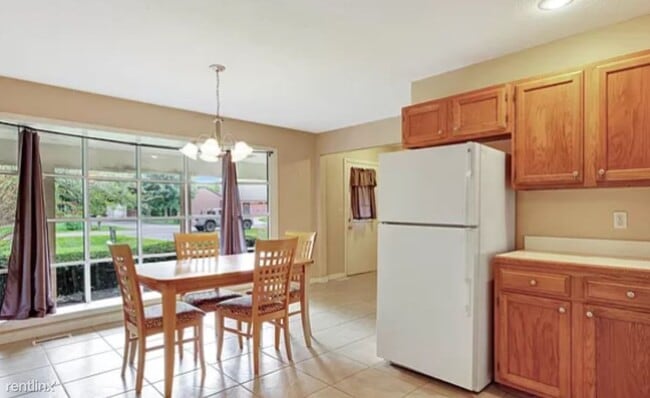 Building Photo - 4 br, 2 bath House - 8633 Oakmont Road