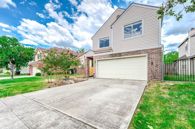 Building Photo - 9303 Kingsflower Cir