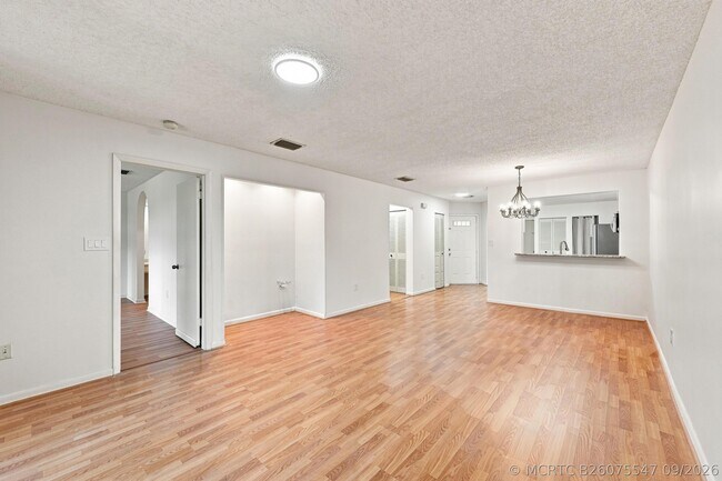 Foto del edificio - 9825 NW 1st Ct