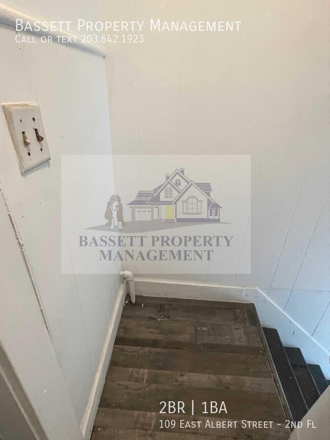 Photo - 109 E Albert St Apartment