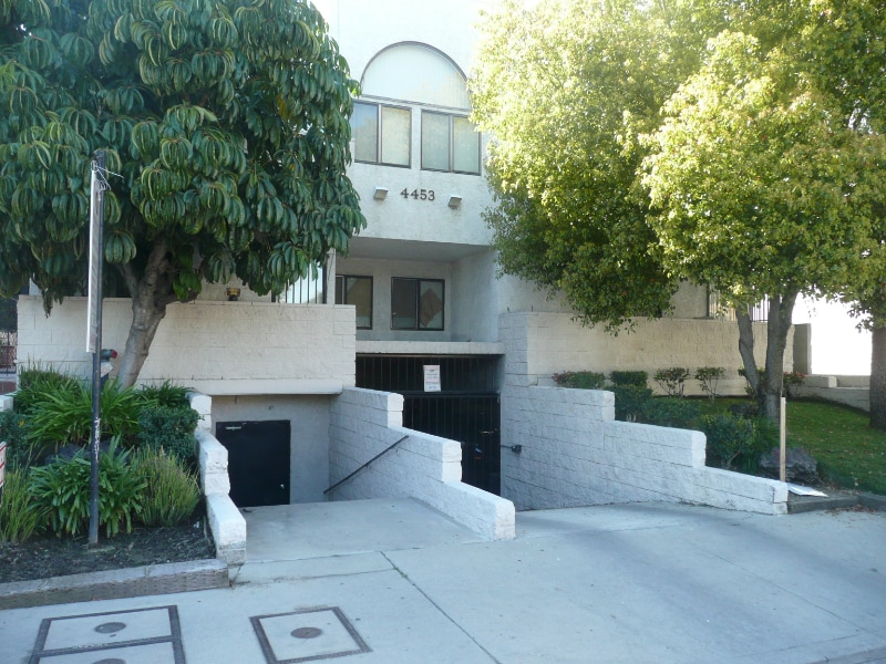 Photo - 4453 Woodman Ave (Los Angeles, CA)