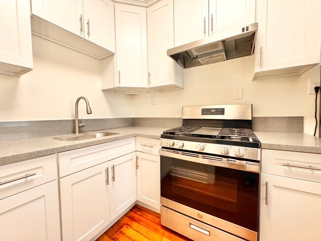 Foto del edificio - 447 S Rampart Blvd