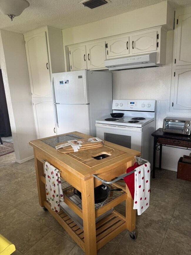 Foto del edificio - 406 Newtown St