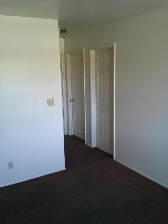 Building Photo - 810 SW 18th Ave #6