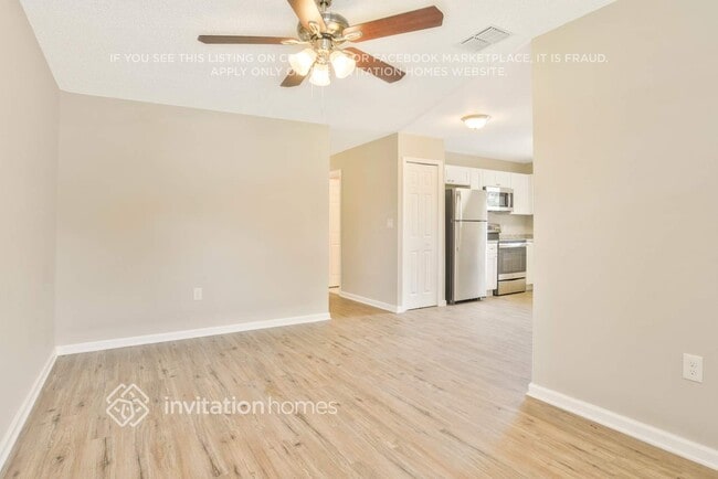 Building Photo - 223 Churchill Ct