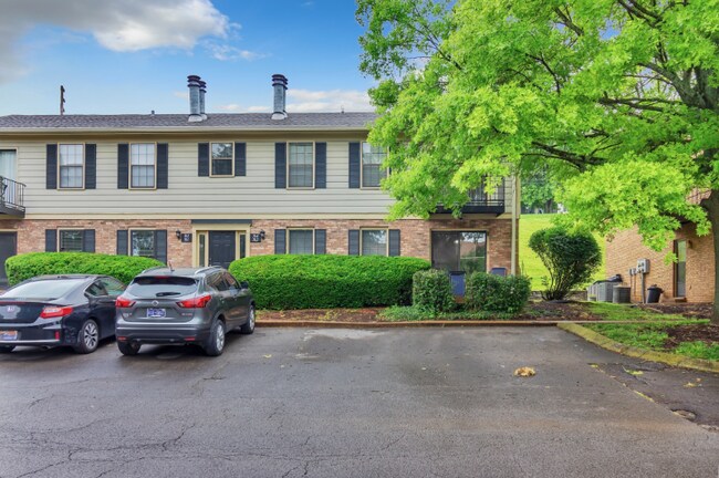 Foto del edificio - 764 Fox Ridge Dr