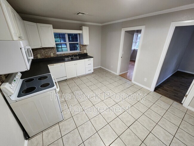 Foto del edificio - 1020 E Gardena St