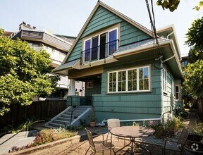 Building Photo - 108 11th Ave E