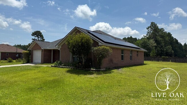 Building Photo - MOVE-IN SPECIAL: $500 OFF 1st MONTH'S RENT!**