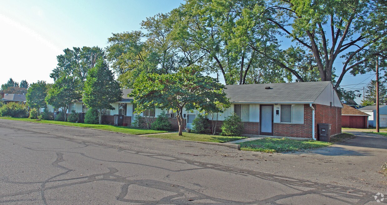 Primary Photo - 506-516 N Alex Rd