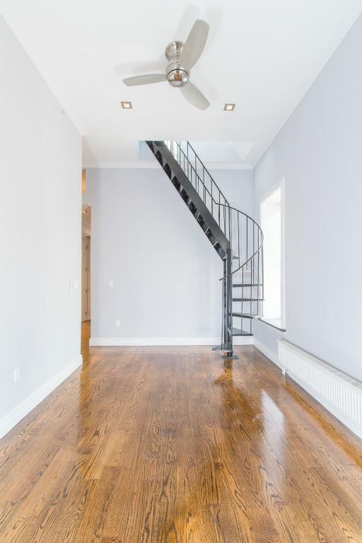 Primary Photo - 202 E 13th St