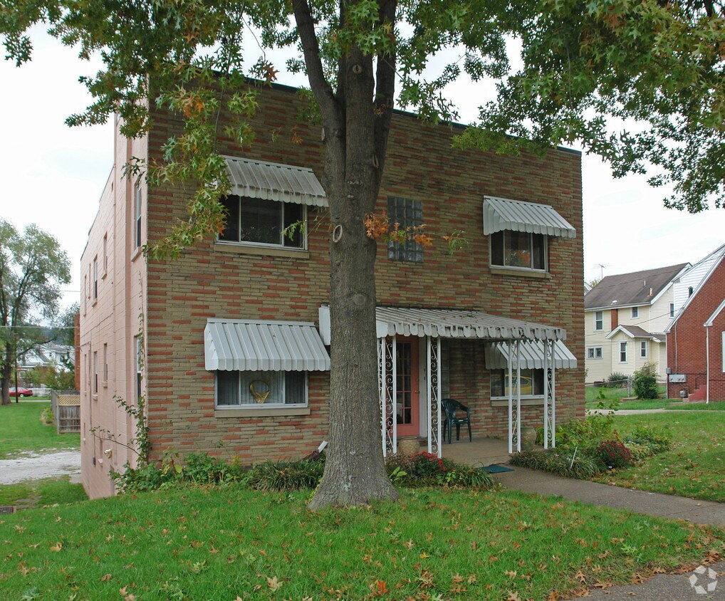 Primary Photo - 804 Kanawha Blvd W
