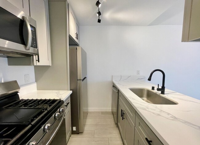 Foto del edificio - Modern Studio in Gated Van Nuys Community – Fully Remodeled!