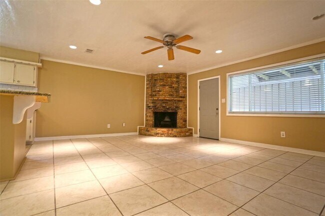 Building Photo - 16619 Seawolf Dr