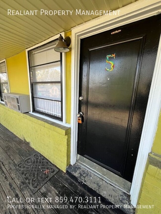 Photo - 468 N. Limestone-5 Apartment