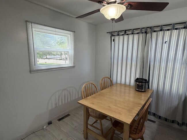 Foto del edificio - 1538 Hunt Dr