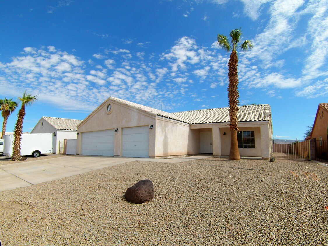 Foto principal - 4438 S Sharp Dr