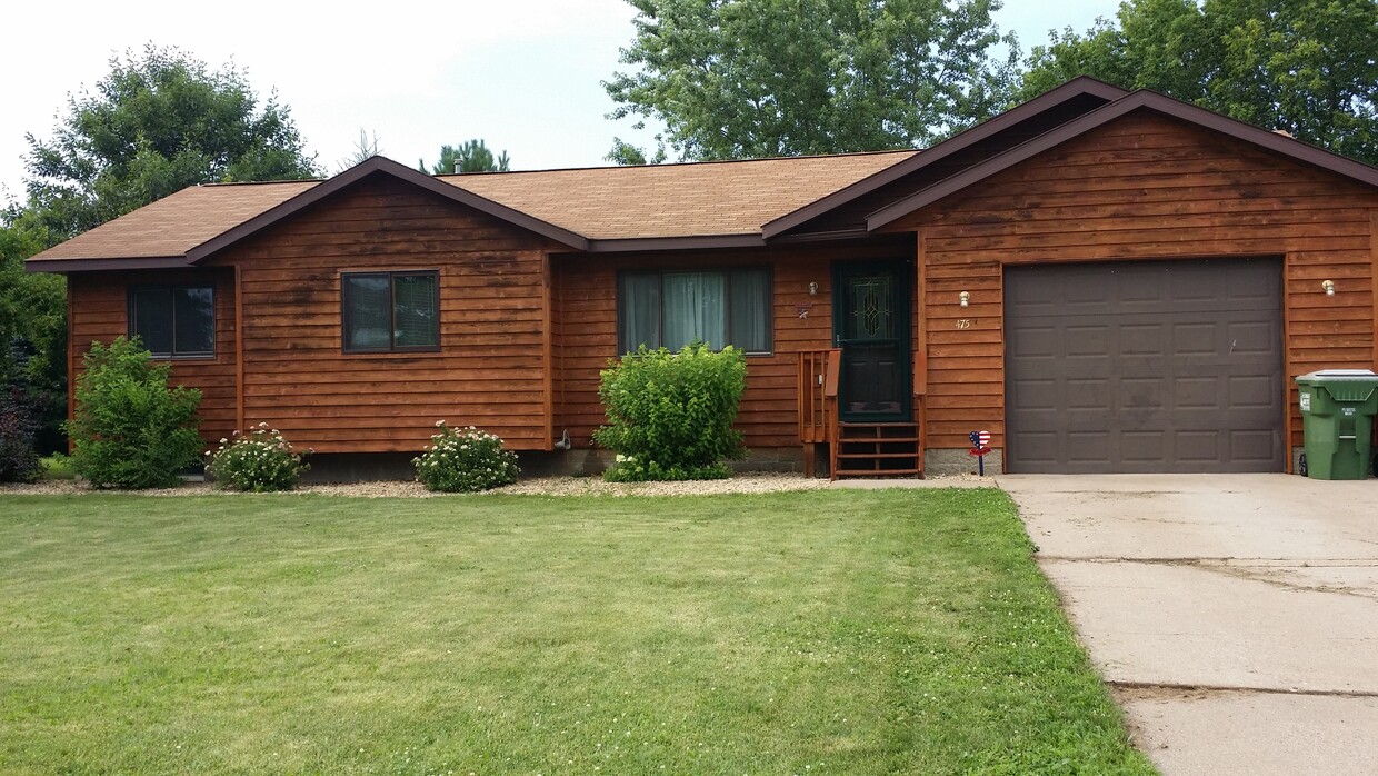 Foto principal - 475 8th Ave NE
