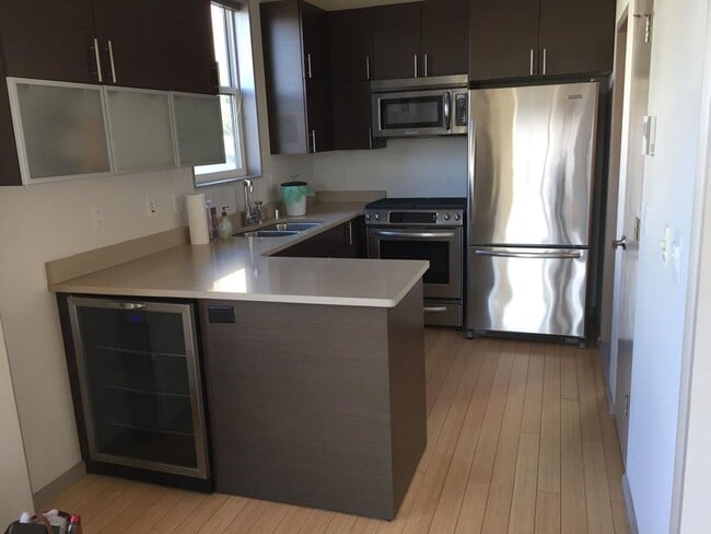 Building Photo - 2Bd/1Ba Seattle Home