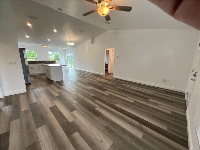 Foto del edificio - 211 Locust Pass Crse