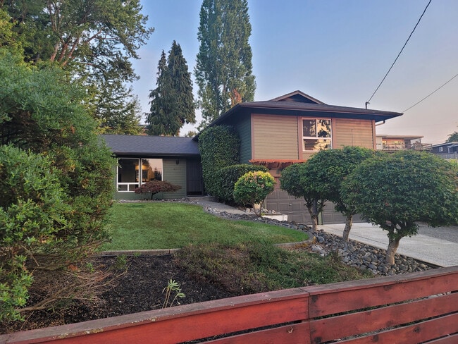 Street View - 8514 41st St W