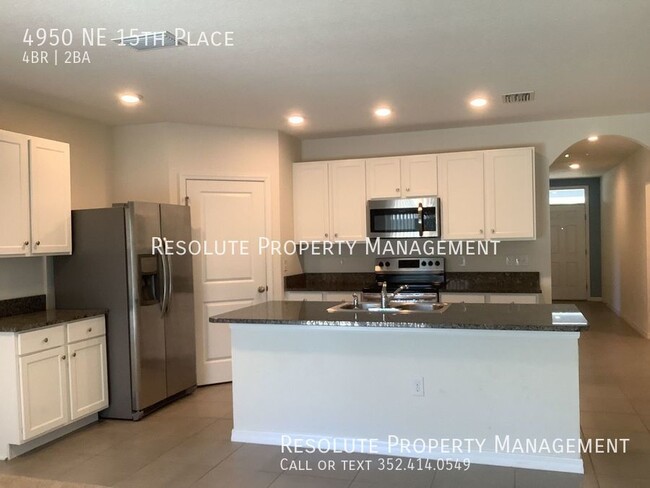 Building Photo - Newer 4 Bedroom, 2 Bathroom in Summit Place