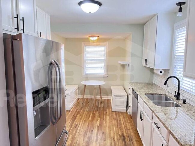 Foto del edificio - Available May 5th 3 Bedroom 3 Bath SINGLE FAMILY HOME IN MINNEAPOLIS!