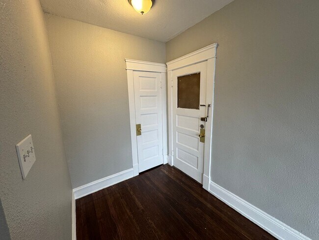 Foto del edificio - 4324 Pearl Rd