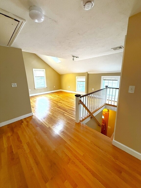 Foto del edificio - 6 Skillings Rd