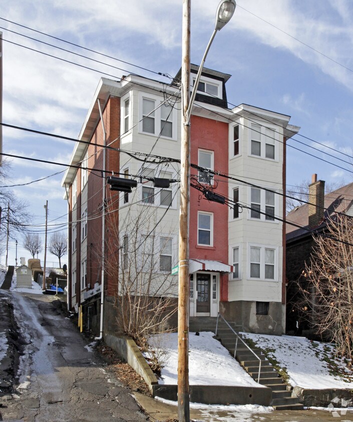29142916 Clermont Ave, Pittsburgh, PA 15227 Apartments in Pittsburgh