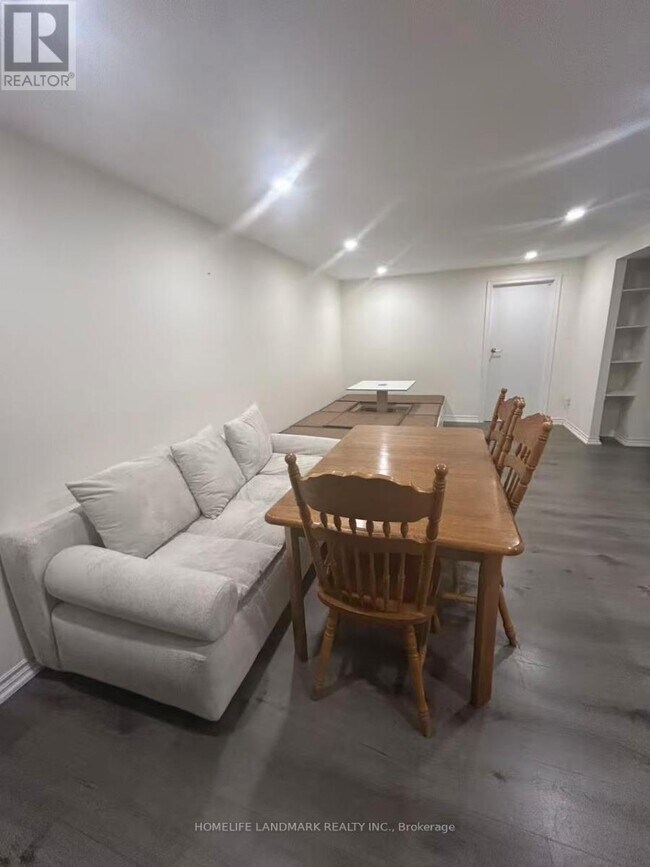 Photo du bâtiment - 37 Allangrove Crescent