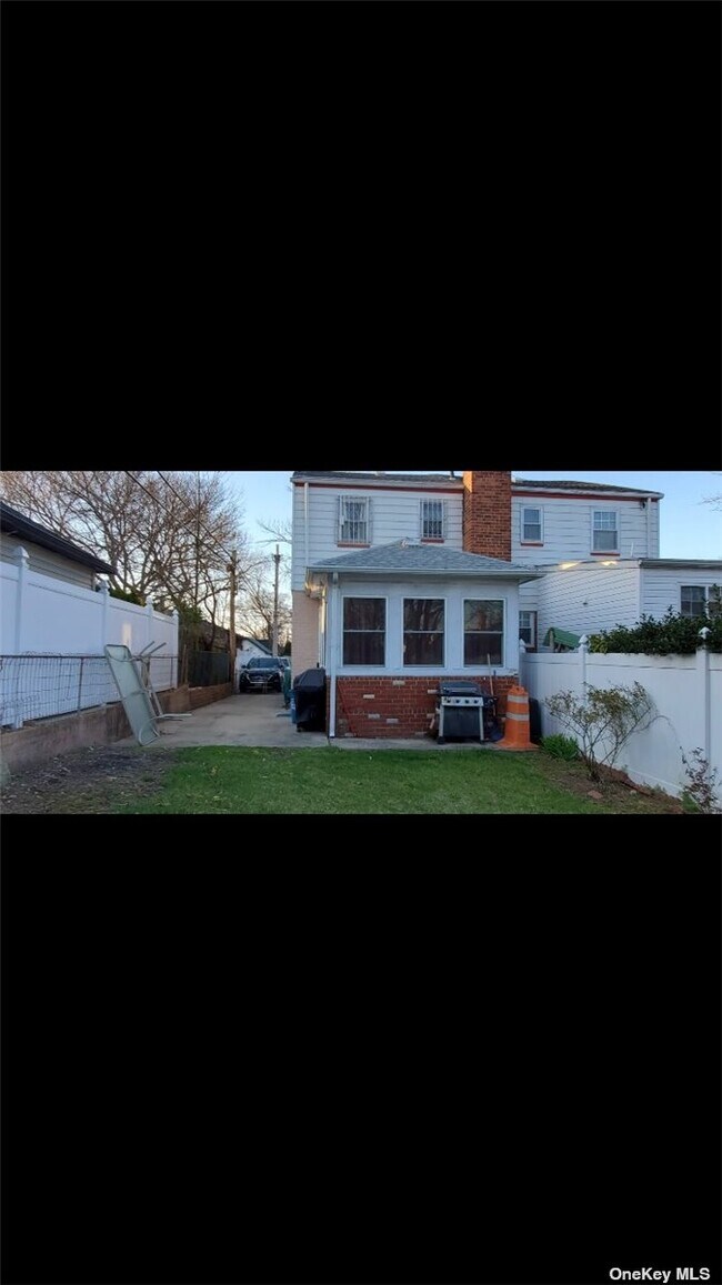 Building Photo - 254-14 87th Ave