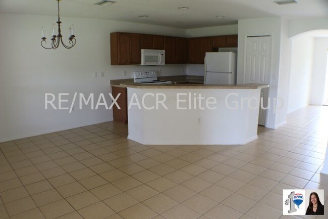 Building Photo - 2451 Edgewater Falls Dr